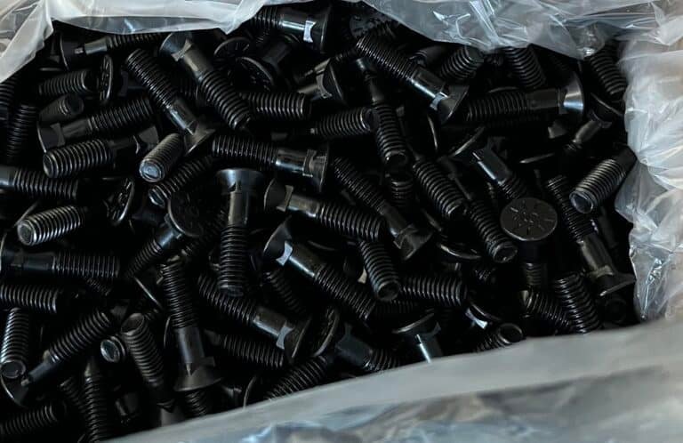 Flat Head Plow Bolts Grade 8 in Black Oxide